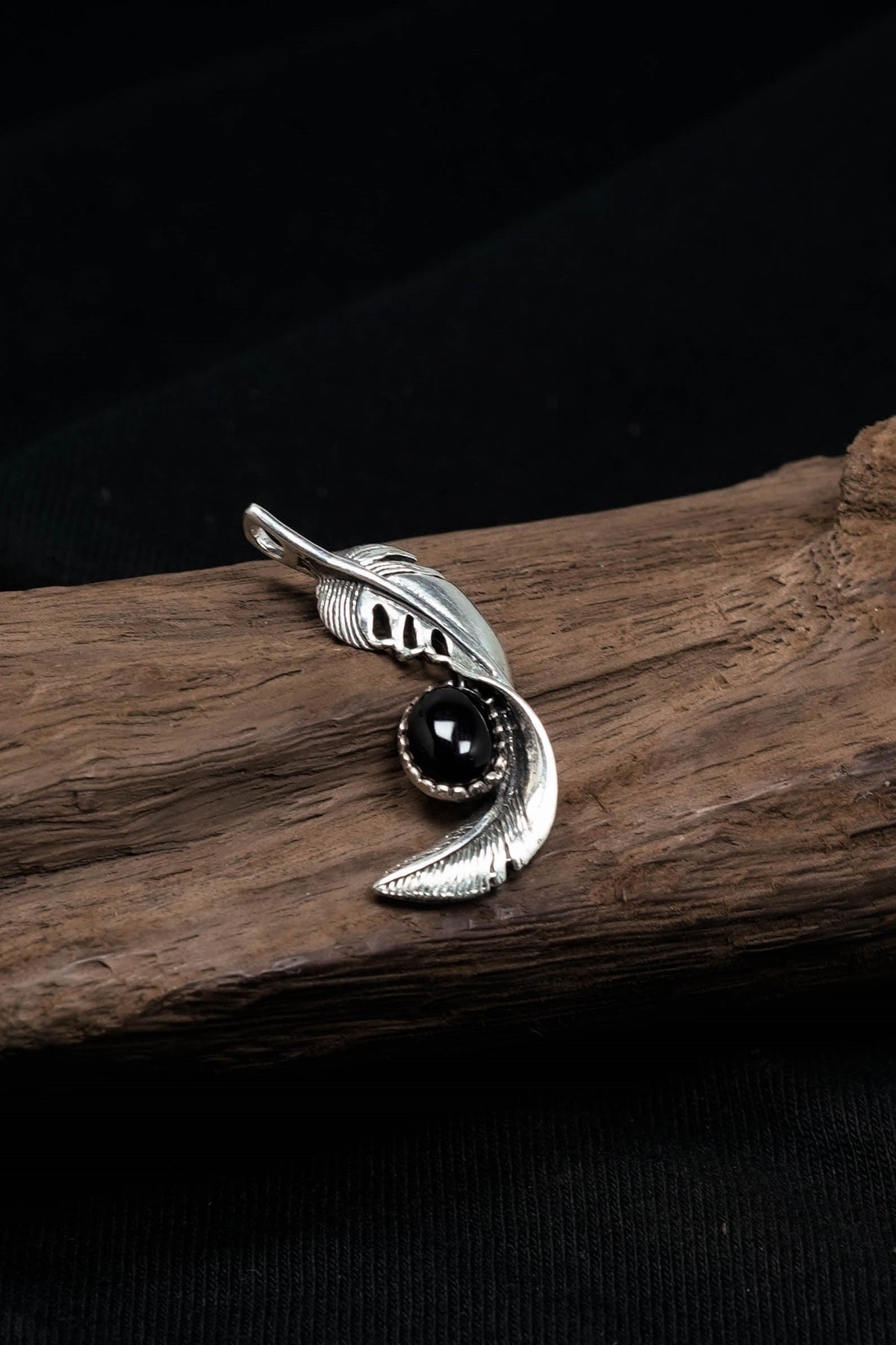 Right Retro 925 Silver Pendant with Black Onyx